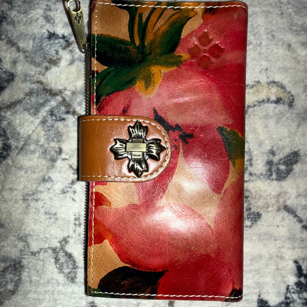 Red and Brown Key Holder with Tropical Design